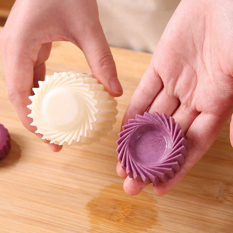 🎂Creative Double-Ended Pastry Mold